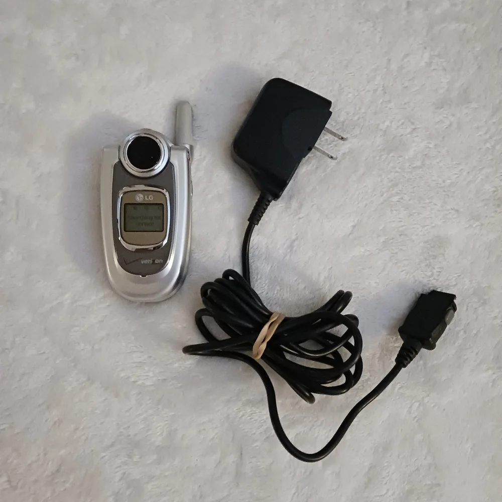 LG vintage compact